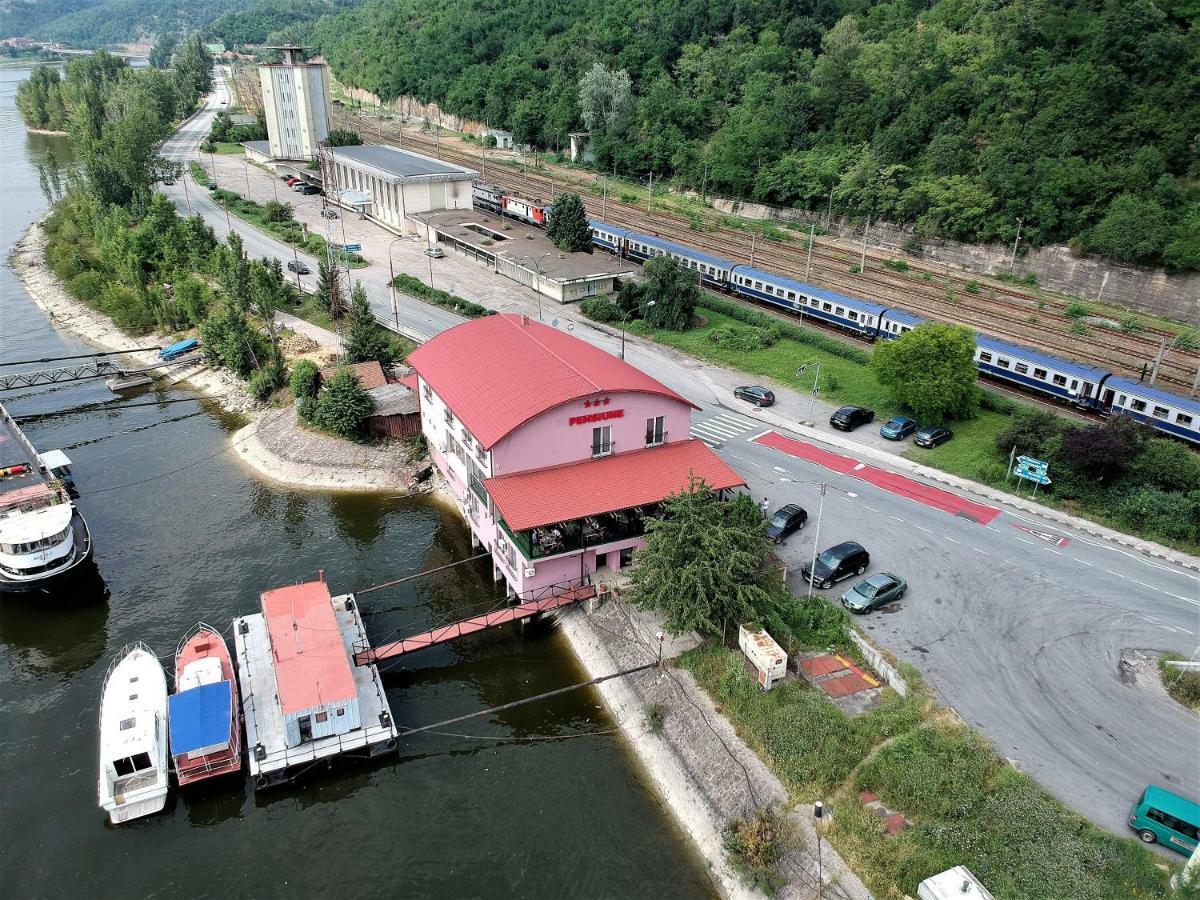Pensiunea Taka Orşova Exterior foto